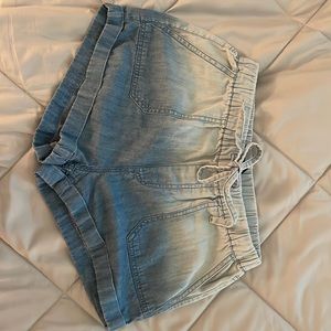 Volcom, size XS shorts